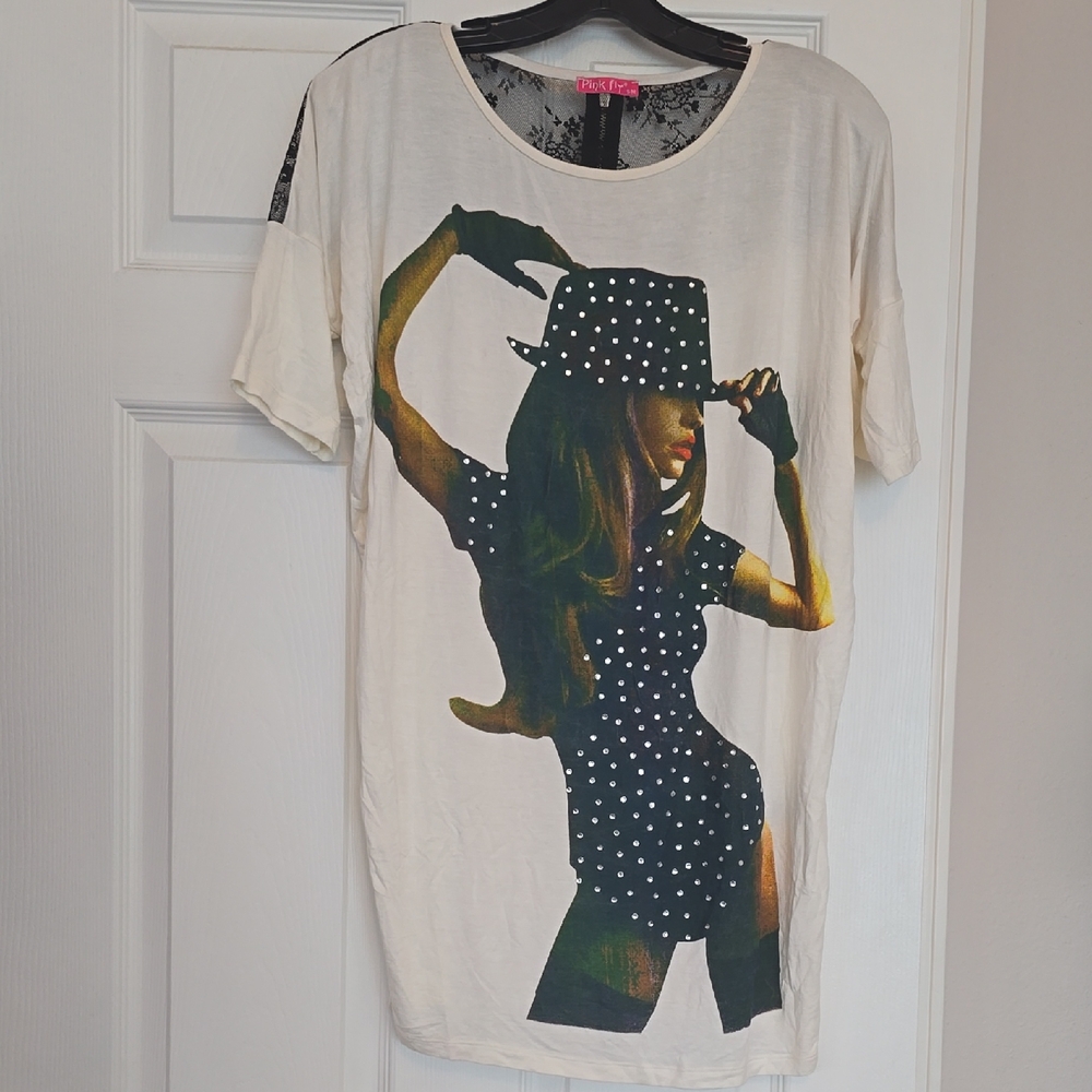 Stylish Women's Cream Graphic Tunic